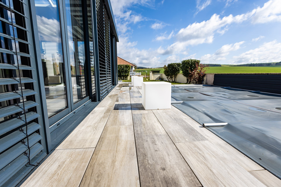 Gil _ Associés-97 showroom-carrelage-laque