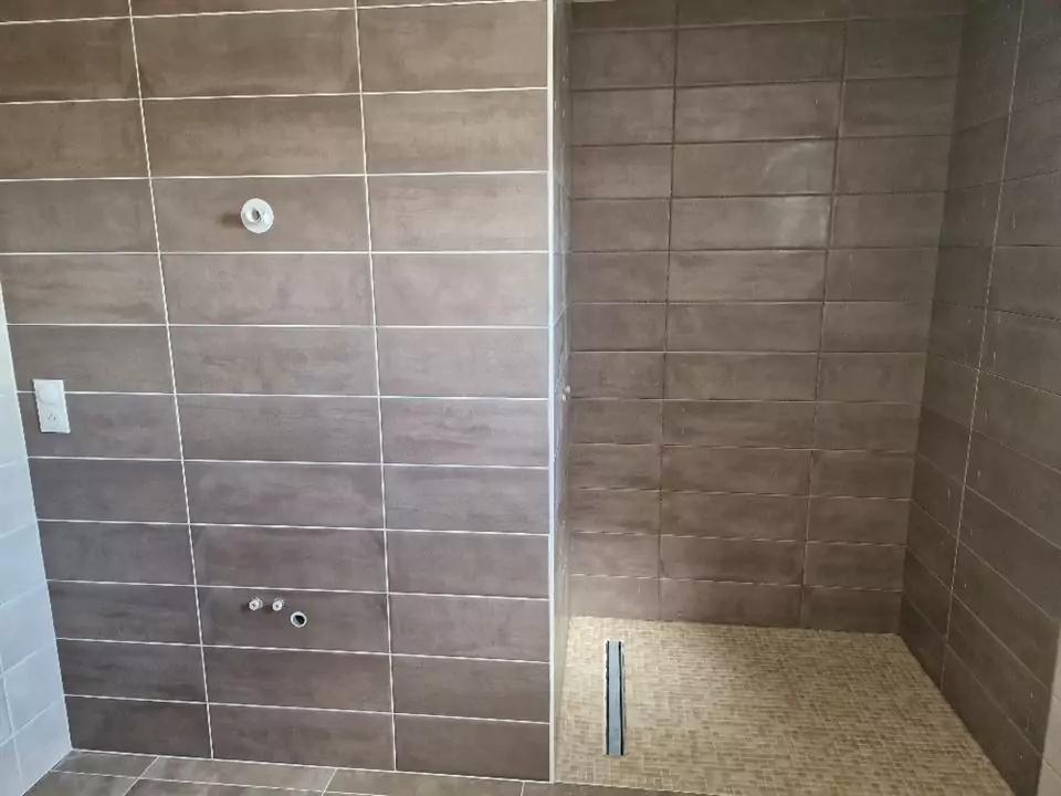 Carrelage mural à Metz : des murs qui subliment vos espaces